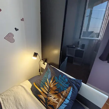 홈스테이 Privee Dans Maison A Deux Pas De La Gare De 프랑콩빌