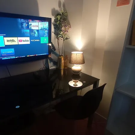 Privee Dans Maison A Deux Pas De La Gare De Homestay