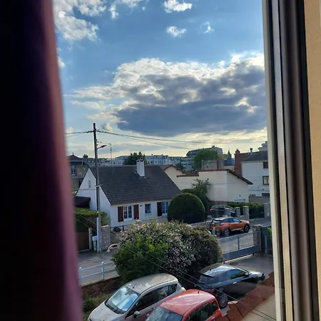 Privee Dans Maison A Deux Pas De La Gare De *