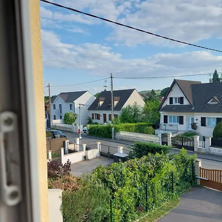 Privee Dans Maison A Deux Pas De La Gare De Franconville (Val-d'Oise)